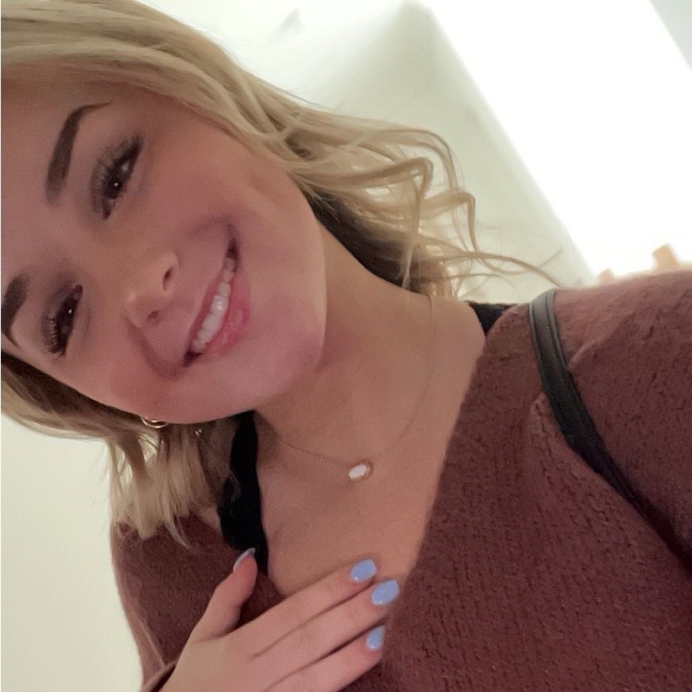 Meet your Posher, Aris